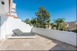 Fully renovated villa walking distance to all amenities and the , Marbella 29660