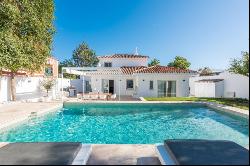 Fully renovated villa walking distance to all amenities and the , Marbella 29660