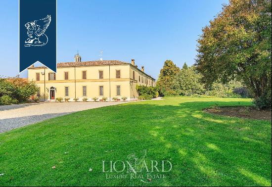 Exclusive estate for sale in the Lombard countryside