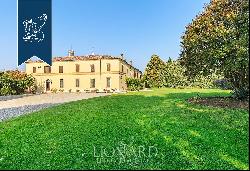 Exclusive estate for sale in the Lombard countryside