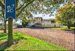 Luxury estate with a charming little lake for sale in Novara's countryside