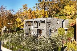 Modern villa with garden for sale in Lugano-Cureglia