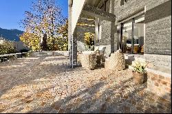 Modern villa with garden for sale in Lugano-Cureglia
