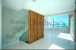 Refurbished penthouse with front sea view