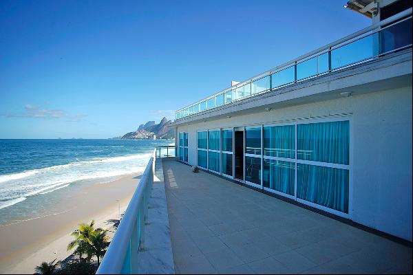 Penthouse with full beach view