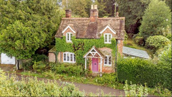 Development opportunity in an idyllic location in Chorleywood for a 5 bedroom family home,