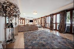 Stunning Mansion in The Best Location of Aphrodite Hills Golf Resort