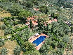 Private Villa for sale in Prato (Italy)