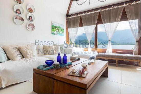 House with privileged view on Ilha da Caieira