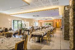 Successful restaurant hotel business located 1hr 30 from Bordeaux and 2hr from Toulouse