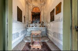 Venetian Renaissance Villa with frescoes and tower, barchessa and outbuildings