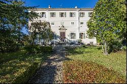 Stunning Historic mansion on the hills of Pistoia