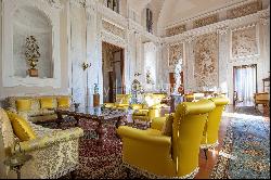 Stunning Historic mansion on the hills of Pistoia