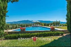 LUXURY VILLA VINEYARD FOR SALE TUSCANY AREZZO Romolini - Christie's