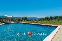 LUXURY VILLA VINEYARD FOR SALE TUSCANY AREZZO Romolini - Christie's