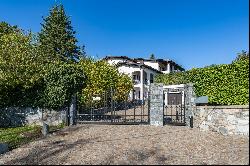 Mediterranean villa with building land