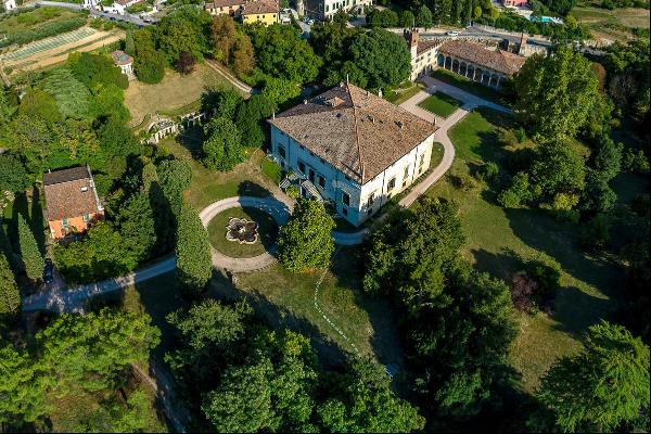 Amazing Renaissance Villa in Verona Italy
