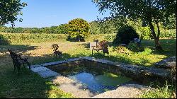 Near Quimper, manor and its dependances renovated.