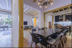 Renovated luxury house with terrace for sale in Eixample, Barcelona
