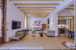 Renovated luxury house with terrace for sale in Eixample, Barcelona