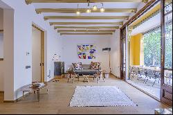 Renovated luxury house with terrace for sale in Eixample, Barcelona