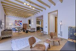 Renovated luxury house with terrace for sale in Eixample, Barcelona