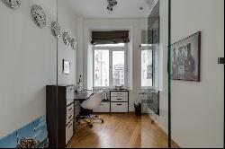 Bright apartment in the House at the Embankment