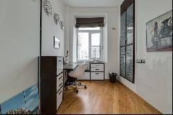 Bright apartment in the House at the Embankment