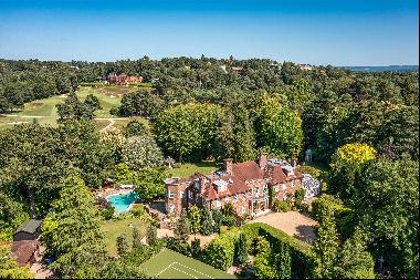 One of St George's finest with far reaching views over the golf course and the Estates lus
