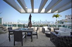 Renovated duplex penthouse with view in Peninsula