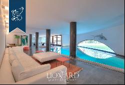 Luxurious modern villa with park and indoor pool close to the Lombard lakes