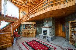 Ski slopes, samovars and a fireplace, in Poiana Bra?ov