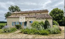 Beautiful vineyard estate for sale of about 31ha in the Saint-Emilionnais region