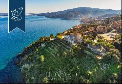 Refined estate offering extraordinary panoramic views of the Tuscan archipelago