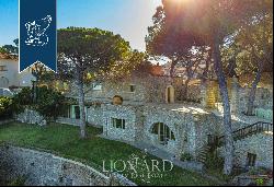 Refined estate offering extraordinary panoramic views of the Tuscan archipelago