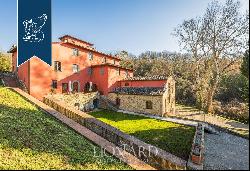 Estate for sale in a classic Tuscan style with a rustic-chic taste