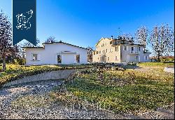 Luxurious estate with a garden for sale in Modena