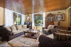 Elegant classic Villa with lots of privacy in the center of Tiana