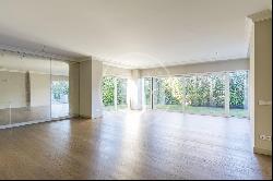 193 sqm luxury flat with pool and terrace for sale in Valdemarín, Madrid 28023