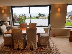 Beautiful 300 sqm sea view property renovated with quality materials