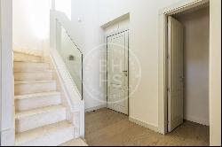 190 sqm luxury penthouse with pool and terrace for sale in Arava, Madrid 28023