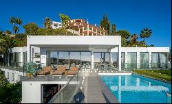 Modern villa with spectacular panoramic sea views in El Herrojo , Marbella 29660