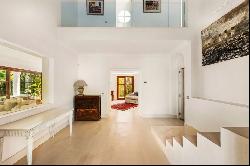 Elegant cortijo-style villa situated a short walking distance to, Marbella 29670