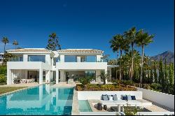 Villa for sale in Málaga, Marbella, La Cerquilla, Marbella 29660