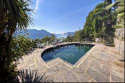 Spacious villa with guest house, outdoor-pool and view on Lake Maggiore for sale in Ronco