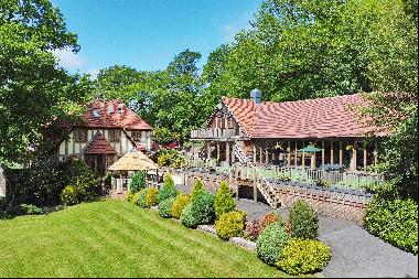 An exceptional country house with leisure facilities set in a peaceful and private setting