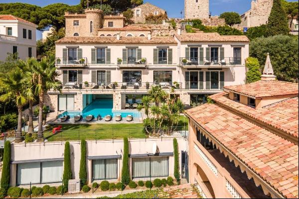 Elegantly renovated townhouse for sale in Cannes with extensive accommodation and beautifu
