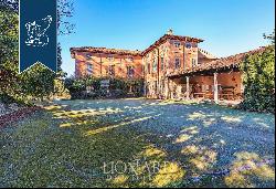 Majestic 19th-century estate surrounded by a haven of peace between Milan and Lecco