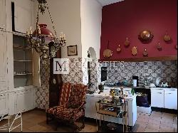 For sale 19th century town house in the heart of Libourne