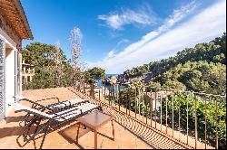 Villa in Cala Deià with a holiday rental licence